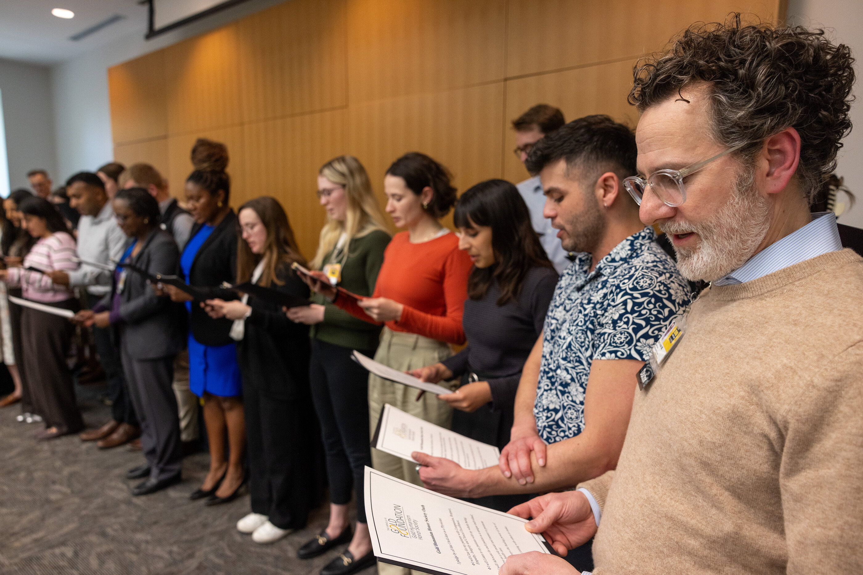 Gold Humanism Honor Society inductees saying the oath.